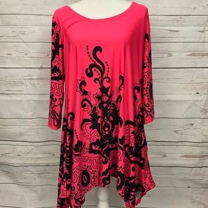 White Mark Women's Yanette Tunic Top - Pink/Black
